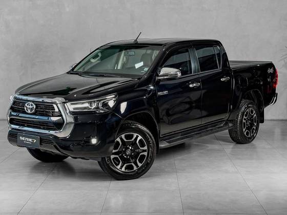 TOYOTA HILUX 2.8 D-4D TURBO DIESEL CD SRV 4X4 AUTOMÁTICO TOYOTA HILUX 2.8 D-4D TURBO DIESEL CD SRV 4X4 AUTOMÁTICO